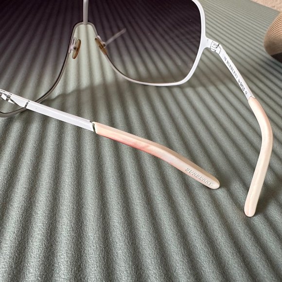 Burberry Sunglasses with Case - RARE VINTAGE - Picture 8 of 13